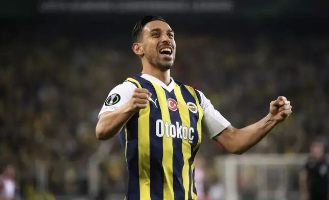 Fenerbahce's Irfan Kahveci, celebrates scoring the opening goal during the Europa Conference League quarter final second leg soccer match between Fenerbahce and Olympiacos at Sukru Saracoglu stadium in Istanbul, Turkey, Thursday, April 18, 2024. ( Murat Akbas/Dia Images via AP)
