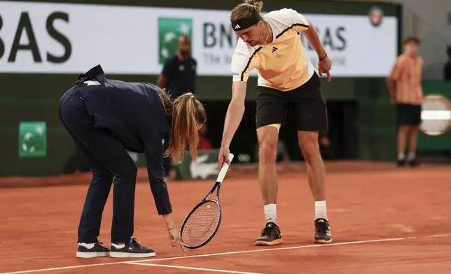 Alexander Zverev reaches the French Open final on the day his court ...