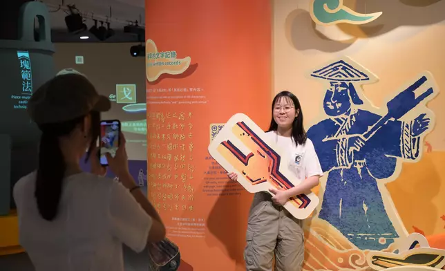 Hong Kong Museum of History's "The Ancient Civilisation of the Xia, Shang and Zhou Dynasties in Henan Province" exhibition receives its 150 000th visitor  Source: HKSAR Government Press Releases