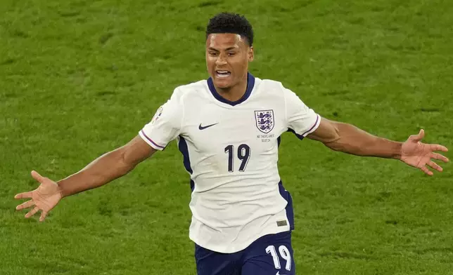 England's Ollie Watkins celebrates after scoring his side's second goal during a semifinal match between the Netherlands and England at the Euro 2024 soccer tournament in Dortmund, Germany, Wednesday, July 10, 2024. (AP Photo/Andreea Alexandru)