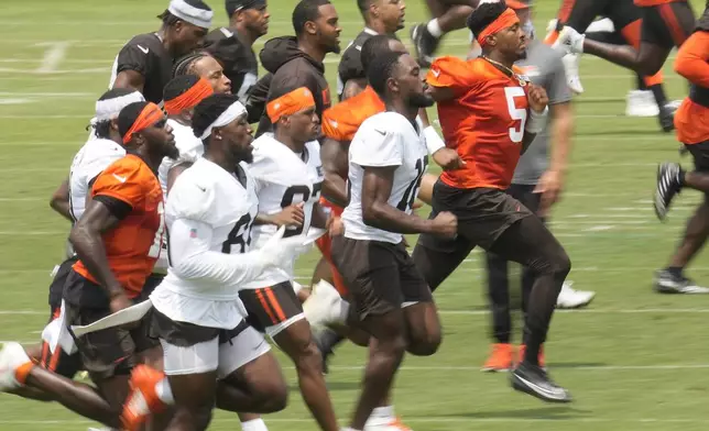 Cleveland Browns quarterback Jameis Winston (5) runs with the team during an NFL football training camp practice Saturday, July 27, 2024, in White Sulphur Springs, W.Va. (AP Photo/Sue Ogrocki)