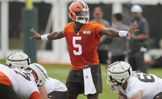 Cleveland Browns quarterback Jameis Winston (5) during an NFL football training camp practice in White Sulphur Springs, West Virginia, Thursday, July 25, 2024. (AP Photo/Sue Ogrocki)