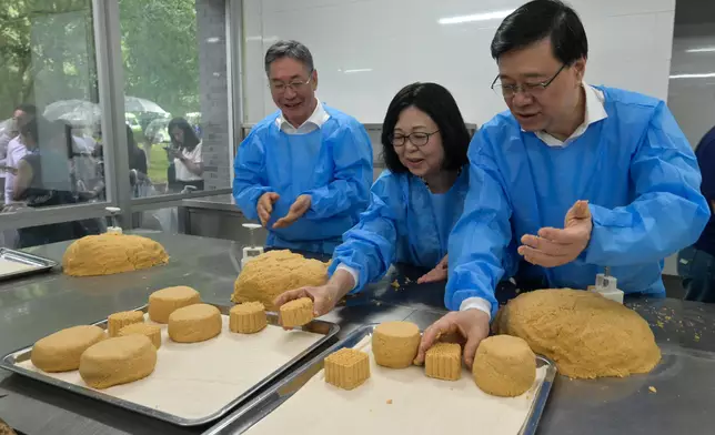 CE: HKSAR Government endeavours to make good preparations to welcome giant pandas Source: HKSAR Government Press Releases