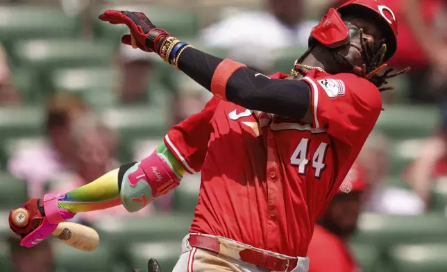 Cincinnati Reds' Elly De La Cruz swings and misses in the sixth inning of the first baseball game of a doubleheader against the Atlanta Braves, Wednesday, July 24, 2024, in Atlanta. (AP Photo/Jason Allen)