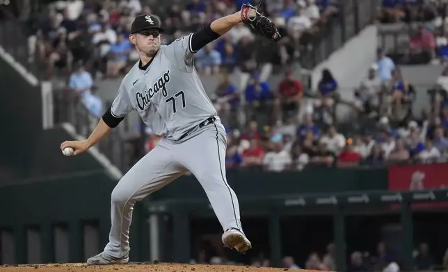 Chicago White Sox starting pitcher Chris Flexen throws during the first inning of a baseball game against the Texas Rangers in Arlington, Texas, Wednesday, July 24, 2024. (AP Photo/LM Otero)