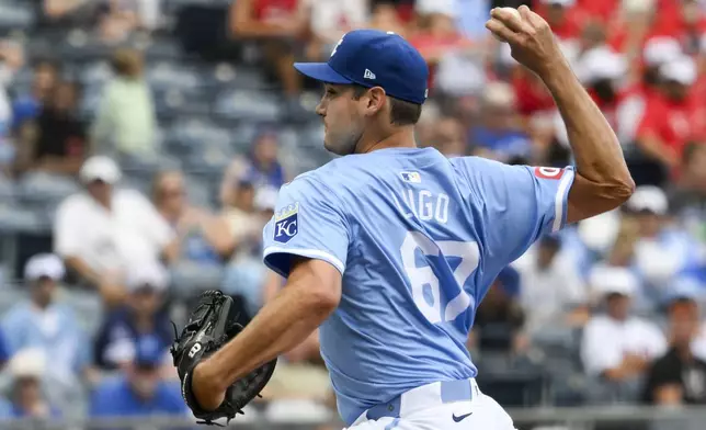 Kansas City Royals starting pitcher Seth Lugo throws to a Chicago White Sox batter during the ninth inning of a baseball game, Sunday, July 21, 2024, in Kansas City, Mo. (AP Photo/Reed Hoffmann)