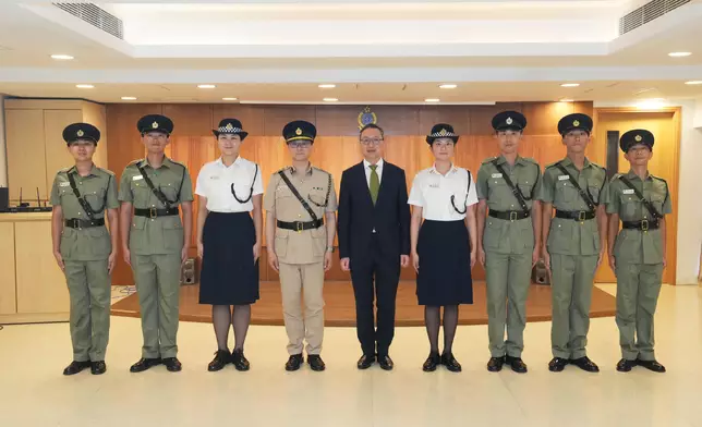 SJ reviews CSD passing-out parade  Source: HKSAR Government Press Releases