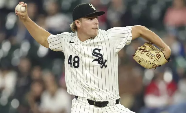 Chicago White Sox starting pitcher Jonathan Cannon throws during the first inning of a baseball game against the Los Angeles Angels, Tuesday, Sept. 24, 2024, in Chicago. (AP Photo/Melissa Tamez)