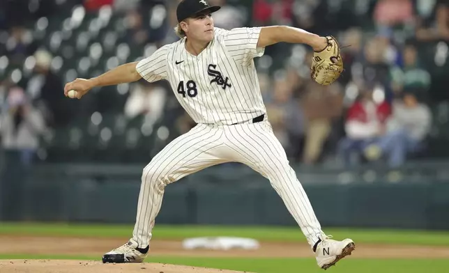 Chicago White Sox starting pitcher Jonathan Cannon throws during the first inning of a baseball game against the Los Angeles Angels, Tuesday, Sept. 24, 2024, in Chicago. (AP Photo/Melissa Tamez)