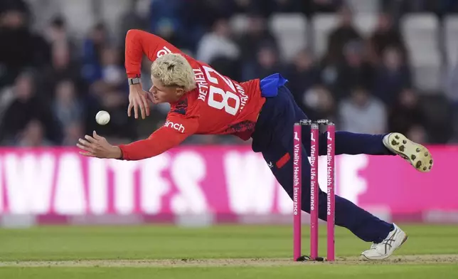 England's Jacob Bethell attends the first IT20 match between England and Australia at the Utilita Bowl, Southampton, England, Wednesday, Sept. 11, 2024. (Bradley Collyer/PA via AP)