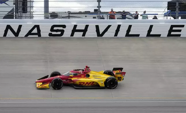 Alex Palou drives during an IndyCar auto race Sunday, Sept. 15, 2024, at Nashville Superspeedway in Lebanon, Tenn. (AP Photo/Mark Humphrey)