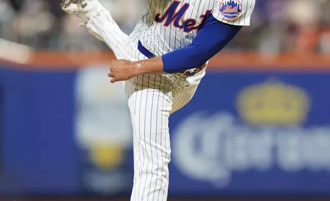 New York Mets' Sean Manaea pitches during the first inning of a baseball game against the Washington Nationals, Monday, Sept. 16, 2024, in New York. (AP Photo/Frank Franklin II)