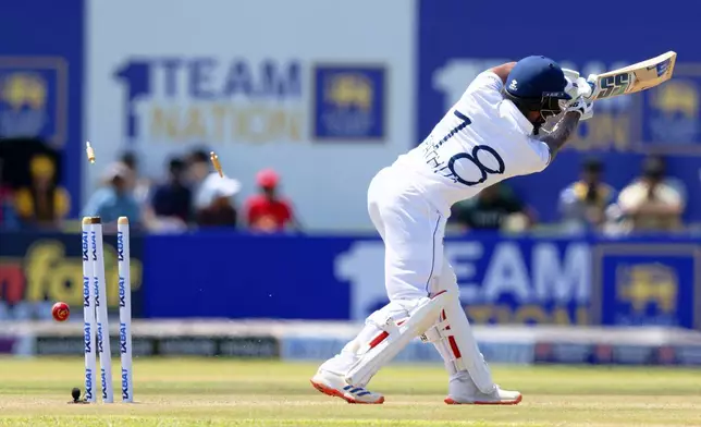 Sri Lanka's Pathum Nissanka is bowled out by New Zealand's William O'Rourke on the first day of the first cricket test match between New Zealand and Sri Lanka in Galle, Sri Lanka, Wednesday, Sept. 18, 2024. (AP Photo/Viraj Kothalawala)