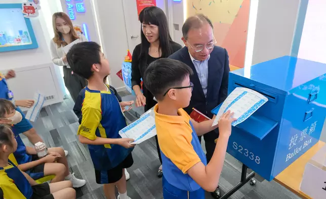 REO's Electoral Information Centre Open Days to celebrate National Day held for three days from today  Source: HKSAR Government Press Releases