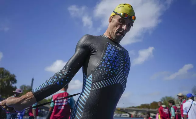 France's Alexis Hanquinquant prepares to compete in the men's PTS4 Triathlon at the 2024 Paralympics, Monday, Sept. 2, 2024, in Paris, France. (AP Photo/Thibault Camus)