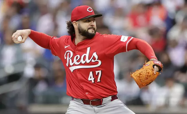 Cincinnati Reds' Jakob Junis pitches during the first inning of a baseball game against the New York Mets, Saturday, Sept. 7, 2024, in New York. (AP Photo/Adam Hunger)