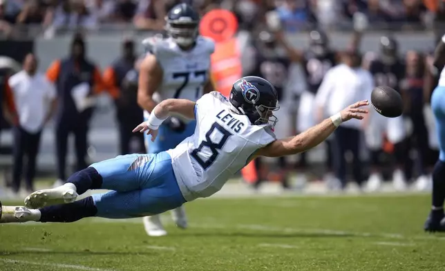 Tennessee Titans quarterback Will Levis stretches out and throws an incomplete pass during the second half of an NFL football game against the Chicago Bears on Sunday, Sept. 8, 2024, in Chicago. (AP Photo/Erin Hooley)