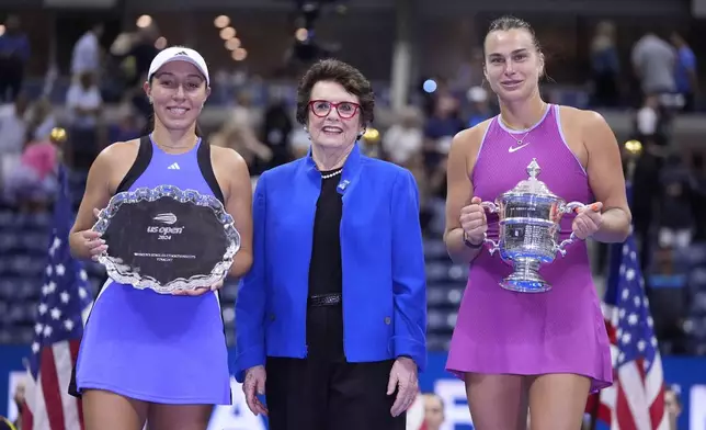 Billie Jean King poses with Jessica Pegula, left, of the United States, and Aryna Sabalenka, of Belarus, following the women's singles final of the U.S. Open tennis championships, Saturday, Sept. 7, 2024, in New York. Sabalenka won the match (AP Photo/Frank Franklin II)