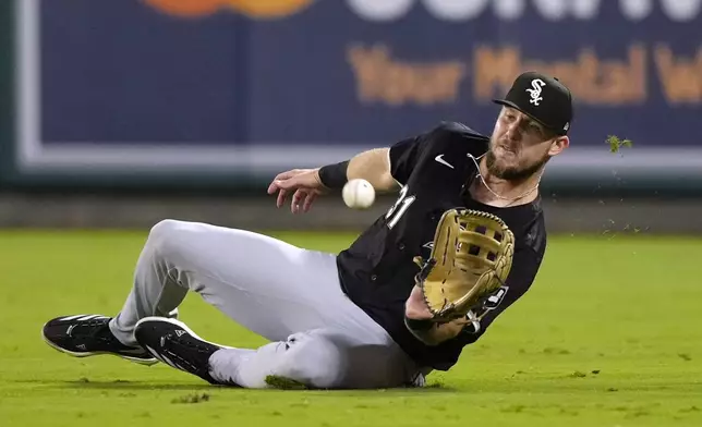 Chicago White Sox right fielder Zach DeLoach makes a catch on a ball hit by Los Angeles Angels' Charles Leblanc to end their baseball game, Monday, Sept. 16, 2024, in Anaheim, Calif. (AP Photo/Mark J. Terrill)