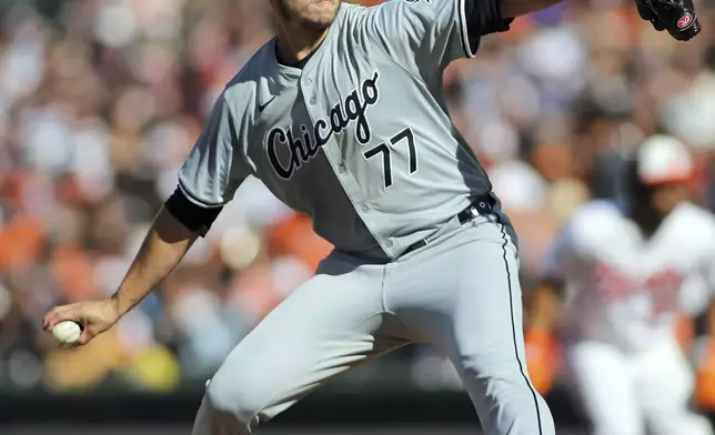 Chicago White Sox pitcher Chris Flexen delivers during the first inning of a baseball game against the Baltimore Orioles, Monday, Sept. 2, 2024, in Baltimore. (AP Photo/Daniel Kucin Jr.)