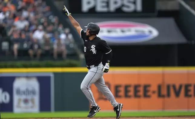 Chicago White Sox's Lenyn Sosa celebrates his three-run home run against the Detroit Tigers in the third inning of a baseball game, Sunday, Sept. 29, 2024, in Detroit. (AP Photo/Paul Sancya)