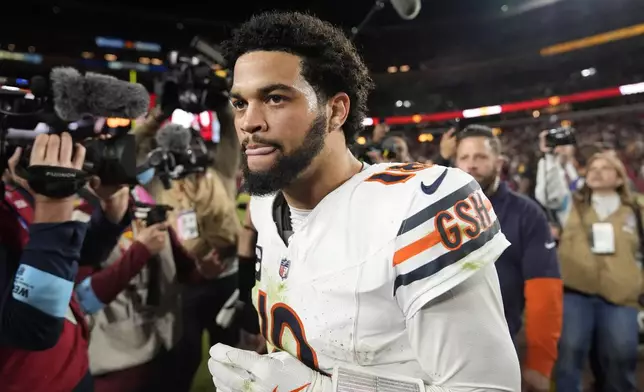 Chicago Bears quarterback Caleb Williams leaves the field after an 18-15 loss to the Washington Commanders in an NFL football game Sunday, Oct. 27, 2024, in Landover, Md. (AP Photo/Stephanie Scarbrough)