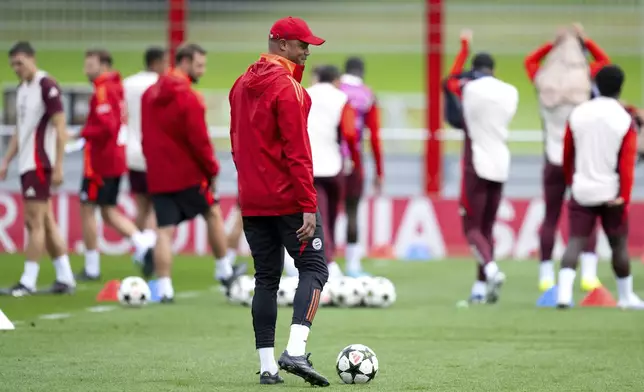 Bayern Munich coach Vincent Kompany leads a training session ahead of Wednesday's Champions League opening phase soccer match against Aston Villa, in Munich, Germany, Tuesday, Oct. 1, 2024. (Sven Hoppe/dpa via AP)