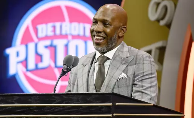 Chauncey Billups speaks during his enshrinement in the Basketball Hall of Fame, Sunday Oct. 13, 2024, in Springfield, Mass. (AP Photo/Jessica Hill)