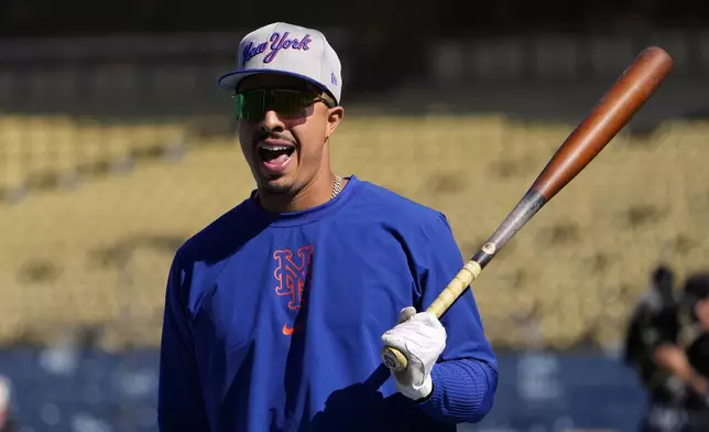 New York Mets Mark Vientos gets ready to bat during practice in preparation for Game 6 in a baseball NL Championship Series against the Los Angeles Dodgers, Saturday, Oct. 19, 2024, in Los Angeles. (AP Photo/Mark J. Terrill)