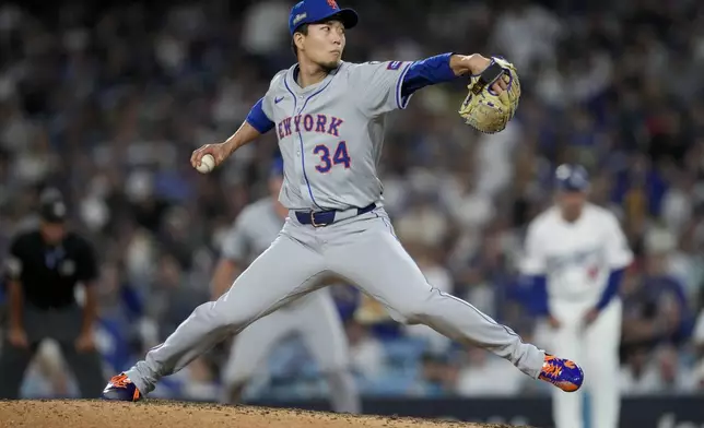 New York Mets pitcher Kodai Senga throws against the Los Angeles Dodgers during the seventh inning in Game 6 of a baseball NL Championship Series, Sunday, Oct. 20, 2024, in Los Angeles. (AP Photo/Ashley Landis)