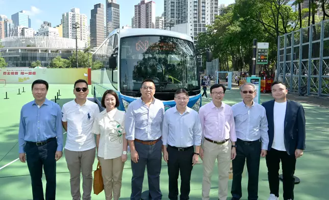 Bus parade and exhibition amid 75th National Day celebrations review important role of bus services in public transport system  Source: HKSAR Government Press Releases