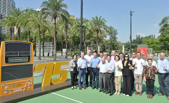 Bus parade and exhibition amid 75th National Day celebrations review important role of bus services in public transport system  Source: HKSAR Government Press Releases