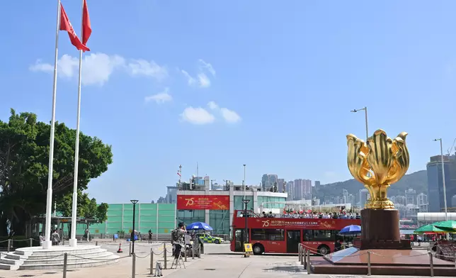 Bus parade and exhibition amid 75th National Day celebrations review important role of bus services in public transport system  Source: HKSAR Government Press Releases