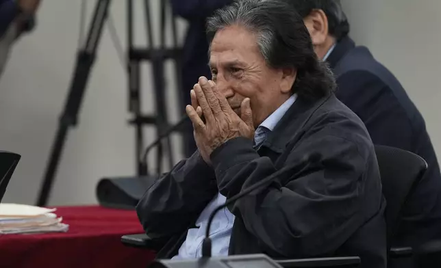 Peruvian former President Alejandro Toledo attends a court session where the judge will rule in his corruption case in Lima, Peru, Monday, Oct. 21, 2024. (AP Photo/Guadalupe Pardo)