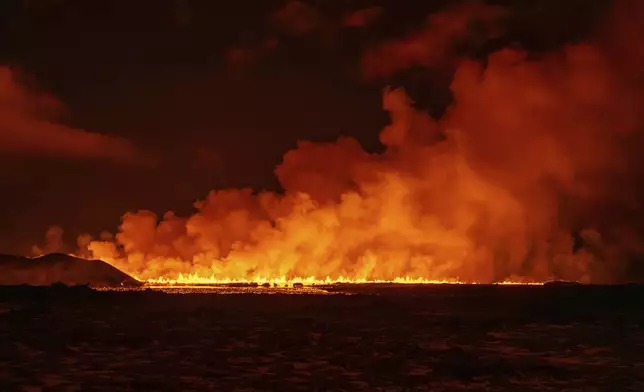 A new volcanic eruption that started on the Reykjanes Peninsula in Iceland, Wednesday, Nov.20, 2024. (AP Photo/Marco di Marco)