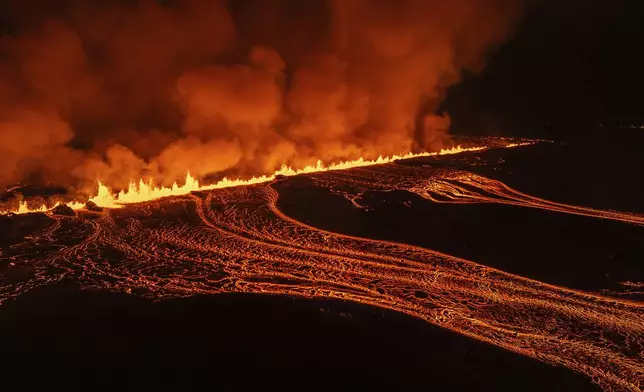 A new volcanic eruption that started on the Reykjanes Peninsula in Iceland, Wednesday, Nov.20, 2024. (AP Photo/Marco di Marco)