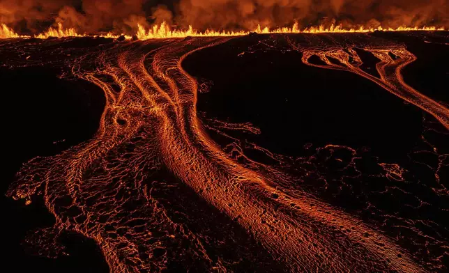 A new volcanic eruption that started on the Reykjanes Peninsula in Iceland, Wednesday, Nov.20, 2024. (AP Photo/Marco di Marco)