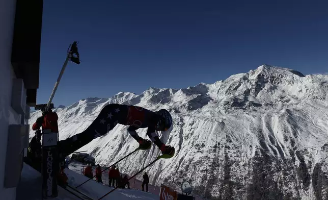 United States' Mikaela Shiffrin starts an alpine ski, women's World Cup slalom, in Gurgl, Austria, Saturday, Nov. 23, 2024. (AP Photo/Gabriele Facciotti)