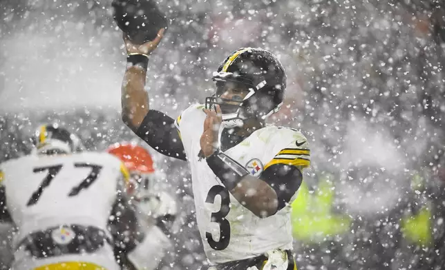 Pittsburgh Steelers quarterback Russell Wilson (3) passes in the second half of an NFL football game against the Pittsburgh Steelers, Thursday, Nov. 21, 2024, in Cleveland. (AP Photo/David Richard)