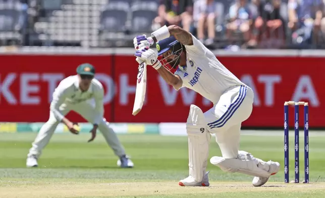 India's KL Rahul bats on the third day of the first cricket test between Australia and India in Perth, Australia, Sunday, Nov. 24, 2024. (AP Photo/Trevor Collens)