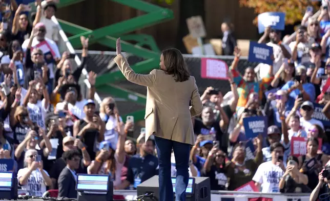 Democratic presidential nominee Vice President Kamala Harris departs after speaking during a campaign rally outside the Atlanta Civic Center, Saturday, Nov. 2, 2024. (AP Photo/Brynn Anderson)