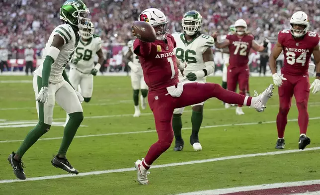 Arizona Cardinals quarterback Kyler Murray (1) runs for a touchdown against the New York Jets during the second half of an NFL football game, Sunday, Nov. 10, 2024, in Glendale, Ariz. (AP Photo/Brynn Anderson)