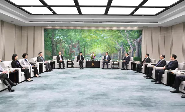 CE meets leaders of Shanghai (with photos/video) Source: HKSAR Government Press Releases