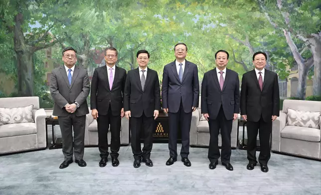 CE meets leaders of Shanghai (with photos/video) Source: HKSAR Government Press Releases