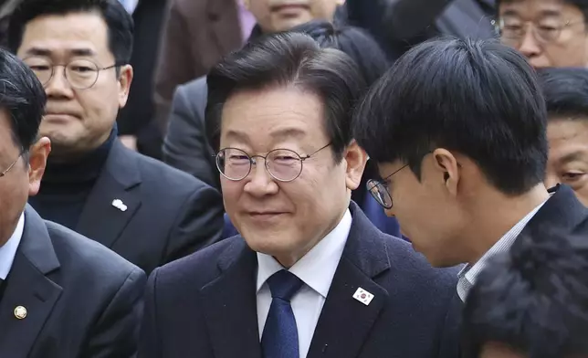 South Korea's main opposition Democratic Party leader Lee Jae-myung arrives at a court in Seoul, South Korea, Monday, Nov. 25, 2024. (Kim Hong-ji/Pool Photo via AP)