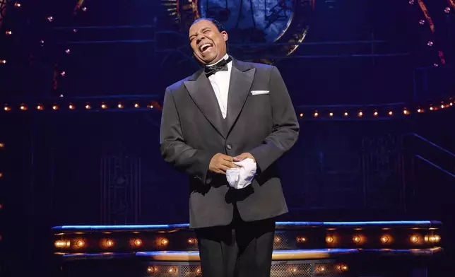 James Monroe Iglehart portrays Louis Armstrong during a performance in "A Wonderful World: The Louis Armstrong Musical" in New York. (Jeremy Daniel via AP)