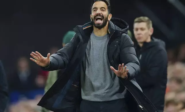 Manchester United's head coach Ruben Amorim gestures during the English Premier League soccer match between Ipswich Town and Manchester United at Portman Road stadium in Ipswich, England, Sunday, Nov. 24, 2024. (AP Photo/Dave Shopland)