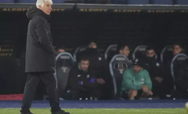 Atalanta's head coach Gian Piero Gasperini reacts during a Serie A soccer match between Lazio and Atalanta, at the Stadio Olimpico in Rome, Italy, Saturday, Dec. 28, 2024. (AP Photo/Alessandra Tarantino)