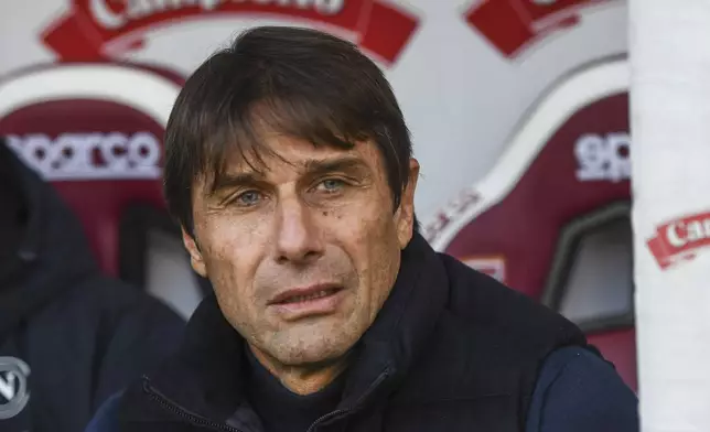 Napoli's head coach Antonio Conte during the Serie A soccer match between Torino FC and SSC Napoli the Stadio Olimpico Grande Torino in Turin, north west Italy, Sunday, Nov. 24, 2024. (Fabio Ferrari/LaPresse via AP)