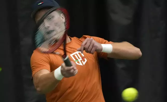 Tennis player Jenson Brooksby practices on the indoor courts at the USTA national campus Tuesday, Dec. 10, 2024, in Orlando, Fla. (AP Photo/John Raoux)